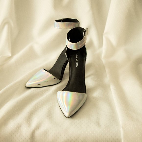 Holographic stilettos from Spring - Picture 5 of 6